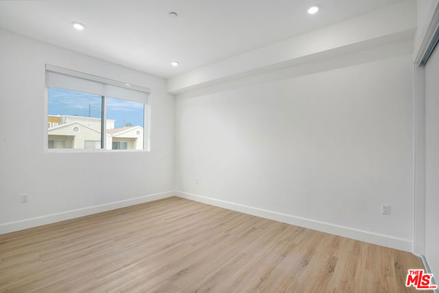 1832 S Barrington Avenue, Los Angeles CA: https://media.crmls.org/mediaz/849cde23-a24c-4f10-9b11-6c76e8944166.jpg