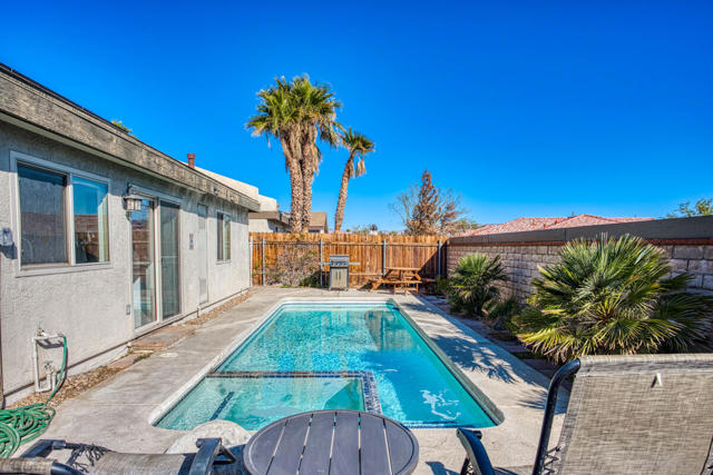 3272 N Mica Drive, Palm Springs CA: https://media.crmls.org/mediaz/849d269b-be46-4561-9ffd-21fff2ae4d0a.jpg