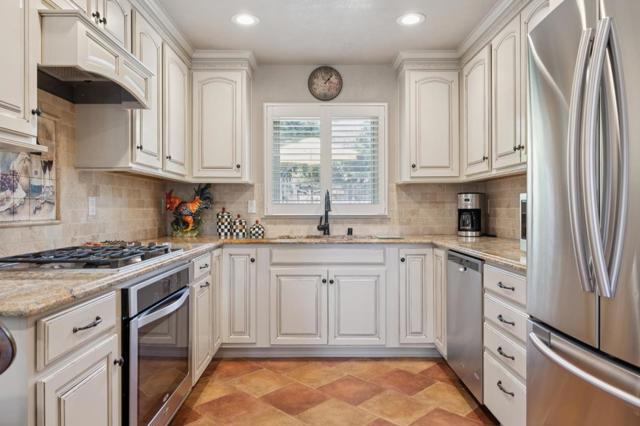 26231 Isabella Avenue, Carmel CA: https://media.crmls.org/mediaz/849eff09-3d68-4689-9797-0a9363206ca3.jpg
