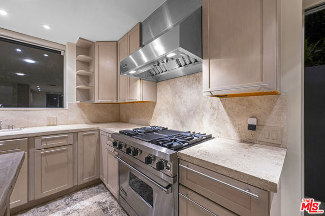 3625 Lowry Road, Los Angeles CA: https://media.crmls.org/mediaz/849f3c9f-72c2-448f-a9d0-853e21449f36.jpg