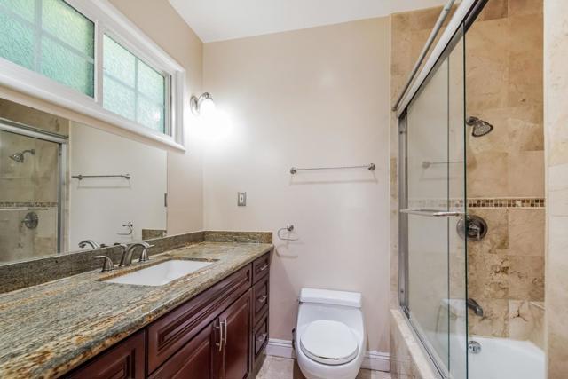 2301 N Commonwealth Avenue, Los Angeles CA: https://media.crmls.org/mediaz/849f53e0-135e-4a08-8dd1-65bc6ec28258.jpg