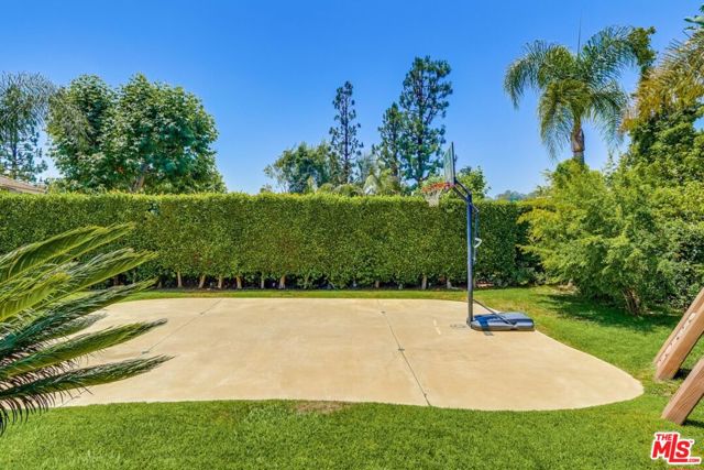 114 S Layton Drive, Los Angeles CA: https://media.crmls.org/mediaz/849f607c-9856-4da8-a0b7-8d5f820a32dd.jpg