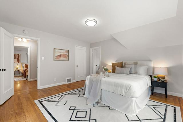 796 Willborough, Burlingame CA: https://media.crmls.org/mediaz/849f9f86-6fab-404e-9d46-ac04ef90d858.jpg