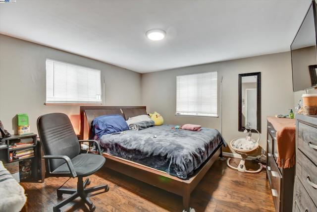 1506 52nd Ave, Oakland CA: https://media.crmls.org/mediaz/849ff1cc-4314-4496-b9f0-9187b2fc525a.jpg