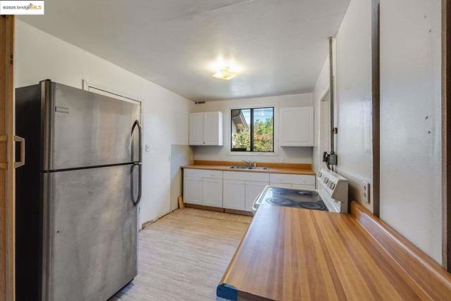 2840 Mount Diablo ST, Concord CA: https://media.crmls.org/mediaz/84a01198-9d3f-4105-9423-fb8435648262.jpg