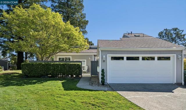31 Ascot Place, Moraga CA: https://media.crmls.org/mediaz/84a11a25-4be3-42af-afec-f36528a834a2.jpg