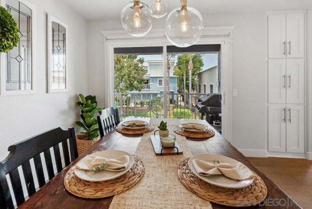 3514 Shoreline Bluff Ln, San Diego CA: https://media.crmls.org/mediaz/84a125d8-f8b7-4024-be67-d348907d09d3.jpg