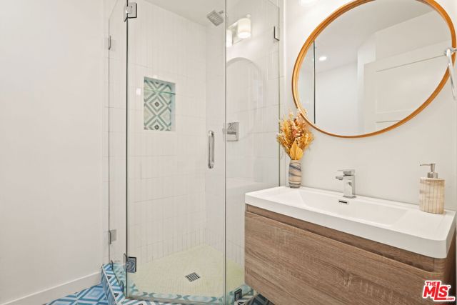 1618 S Durango Avenue, Los Angeles CA: https://media.crmls.org/mediaz/84a17fc8-8a6f-4513-8c7e-3a7f3aa69cfc.jpg