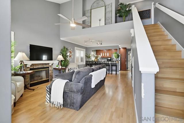 554 Friendly Ct E, El Cajon CA: https://media.crmls.org/mediaz/84a27c84-9fac-4a70-9dcc-e5c96bef5044.jpg