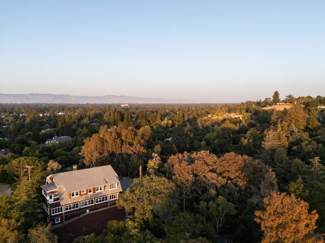 25671 Chapin Road, Los Altos Hills CA: https://media.crmls.org/mediaz/84a29563-51e4-4d49-a2e4-04c4c419e0e1.jpg