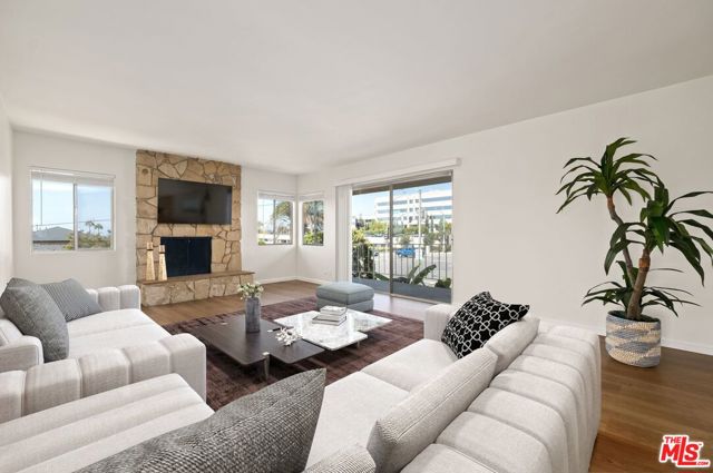 5804 S kings Road, Los Angeles CA: https://media.crmls.org/mediaz/84a2c82d-9b52-4a88-8f92-550d4e2f44ea.jpg