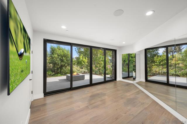 5465 Avenida Maravillas, Rancho Santa Fe CA: https://media.crmls.org/mediaz/84a2f97b-9bba-4a39-89e1-883f3012b6b8.jpg