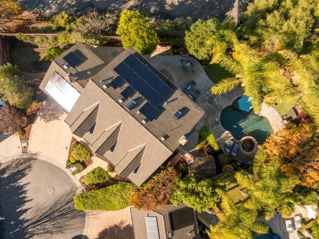 18 Sherman Court, Scotts Valley CA: https://media.crmls.org/mediaz/84a3badf-b501-4c72-b3b9-e4b00d42fb29.jpg