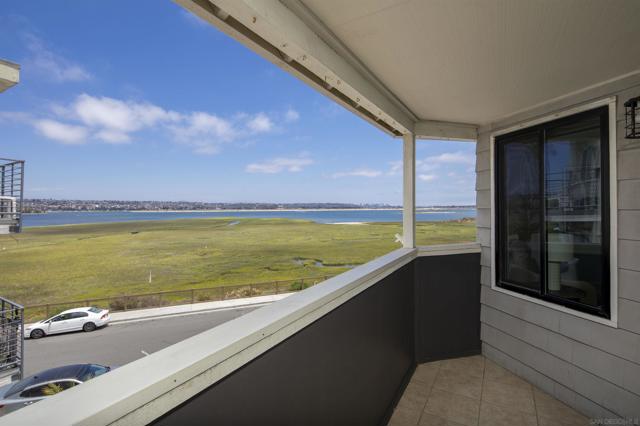 3955 Honeycutt St, San Diego CA: https://media.crmls.org/mediaz/84a3ef41-699b-4802-b71f-75497bb4024f.jpg