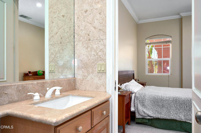 1690 Calle Tierra Vista, Camarillo CA: https://media.crmls.org/mediaz/84a42232-269e-4314-b9a0-05e266619ca9.jpg