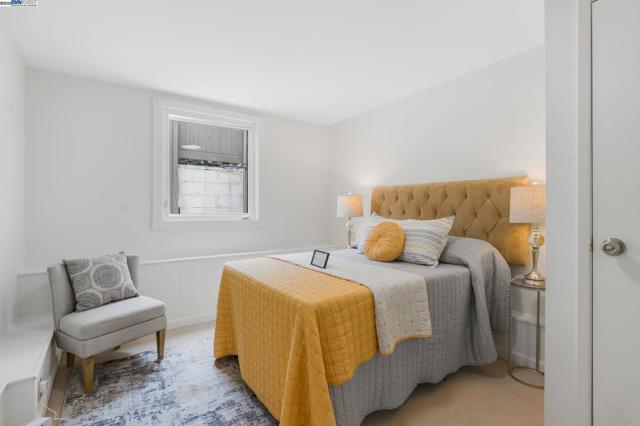 812 Washington Ave, Albany CA: https://media.crmls.org/mediaz/84a4cd1d-a79f-4d88-aca4-5be4c2284a75.jpg