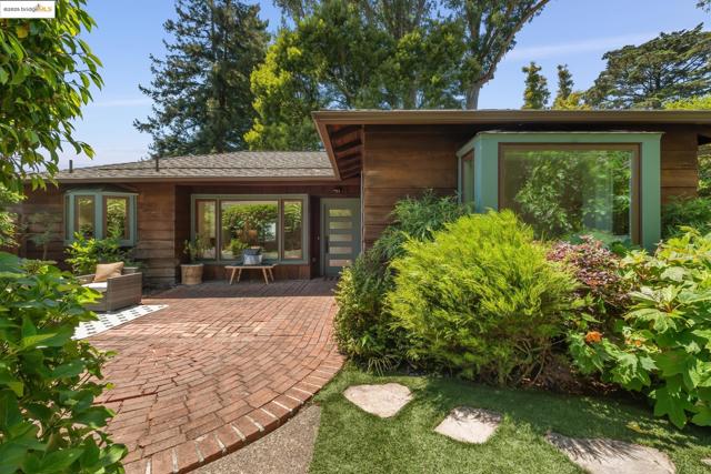 1270 Queens Rd, Berkeley CA: https://media.crmls.org/mediaz/84a519ca-5d9a-4842-9653-e2e4f043d029.jpg
