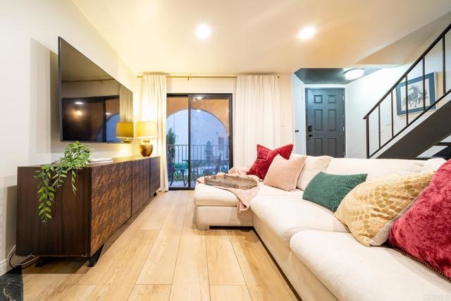 Detail Gallery Image 9 of 27 For 2136 Oceanside Bld, Oceanside,  CA 92054 - 2 Beds | 1 Baths