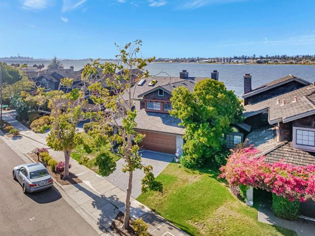 2959 Sea View Parkway, Alameda CA: https://media.crmls.org/mediaz/84a56cfe-c5b8-4d73-8283-aa05eb15417a.jpg