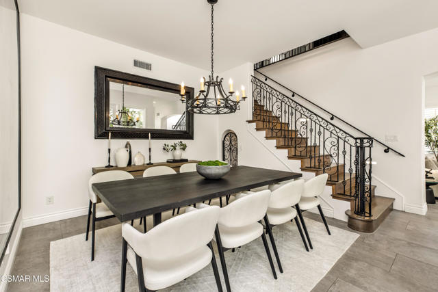 6072 Mandeville Place, Oak Park CA: https://media.crmls.org/mediaz/84a5969a-57e6-4065-92d9-900c955c5c8a.jpg