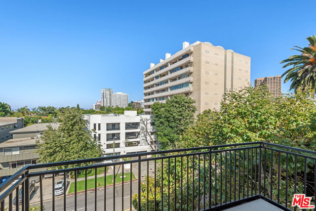 1340 S Beverly Glen Boulevard, Los Angeles CA: https://media.crmls.org/mediaz/84a59fca-4226-455f-b624-9f8c5d21a1fe.jpg