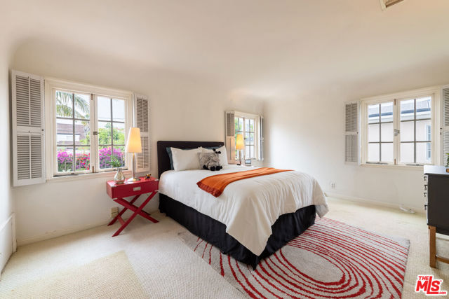 475 S Rodeo Drive, Beverly Hills CA: https://media.crmls.org/mediaz/84a64c60-0015-48ee-86fb-f215e1330fad.jpg