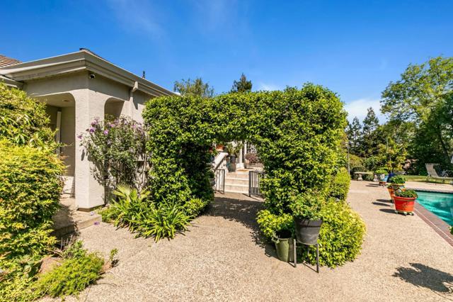 12308 Crayside Lane, Saratoga CA: https://media.crmls.org/mediaz/84a69c63-8296-4630-a113-7893ab83d05d.jpg