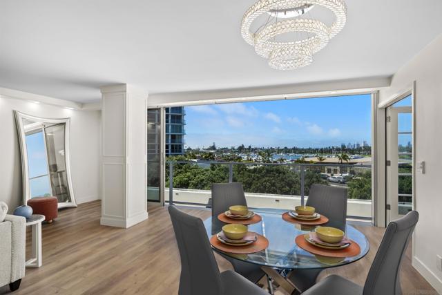 1820 Avenida del Mundo, Coronado CA: https://media.crmls.org/mediaz/84a70cc7-caf4-4f0f-8d81-9695e3f22661.jpg