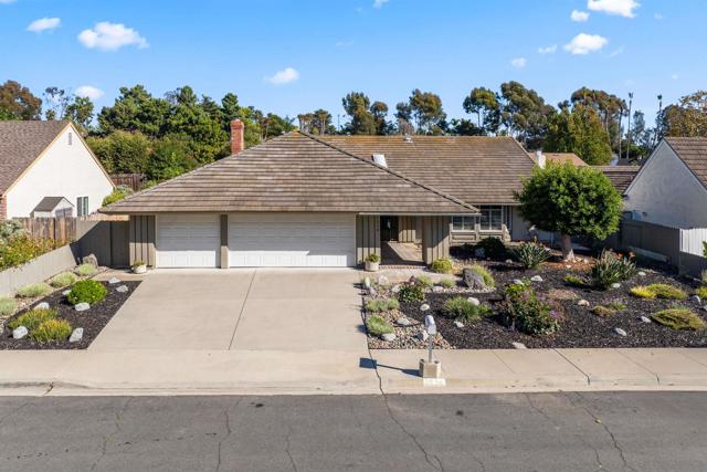 7214 Manzanita, Carlsbad CA: https://media.crmls.org/mediaz/84a73b87-80b6-4369-b8e5-460f9bd3ccf0.jpg