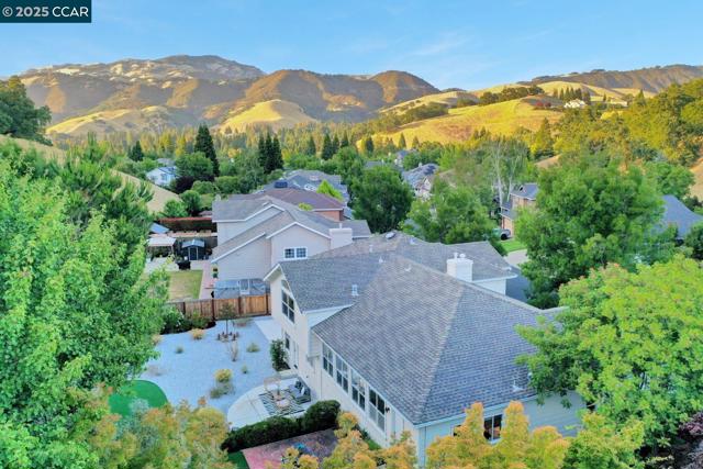 115 Shadewell Dr, Danville CA: https://media.crmls.org/mediaz/84a7e4b3-dab6-49a3-a746-82a9644553f3.jpg