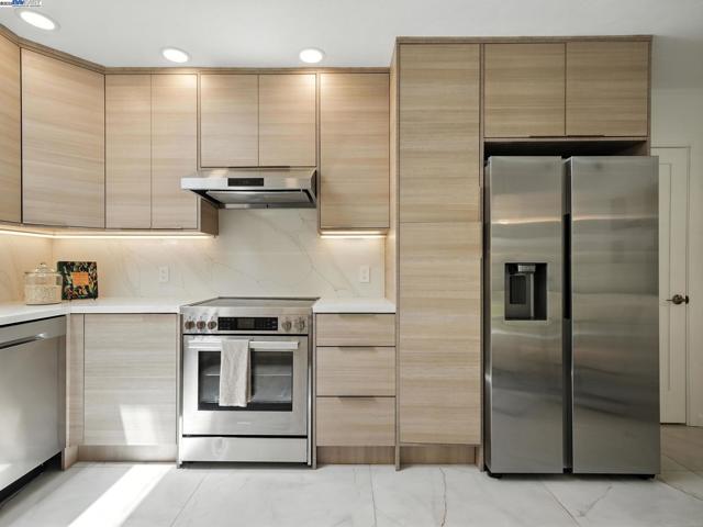 160 Moraga Way, Orinda CA: https://media.crmls.org/mediaz/84a7ecea-21c3-41f8-a05f-0a76b3177f28.jpg