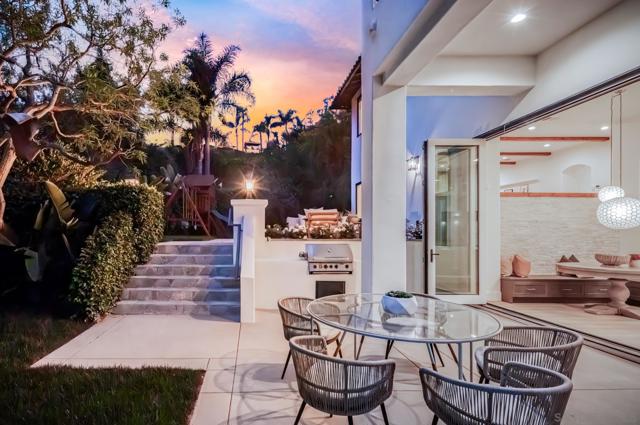 2815 Santa Fe Vista Ct, Encinitas CA: https://media.crmls.org/mediaz/84a875a2-86af-4178-b797-92c9c3f3364d.jpg