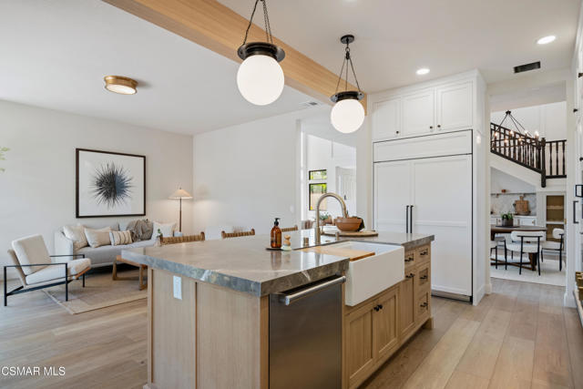 4212 Par Five Drive, Westlake Village CA: https://media.crmls.org/mediaz/84a89716-3e5c-4ac1-a755-a32347b2ed43.jpg