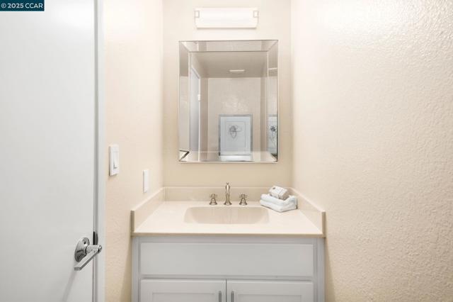 1354 Walden Rd, Walnut Creek CA: https://media.crmls.org/mediaz/84a91a72-efcc-420e-99f1-9a2ccd6b9fbd.jpg