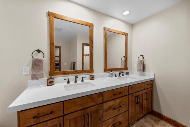 41562 Stone Bridge Road, Big Bear CA: https://media.crmls.org/mediaz/84a98ad0-cfec-41a1-b1c3-9be858923f0c.jpg