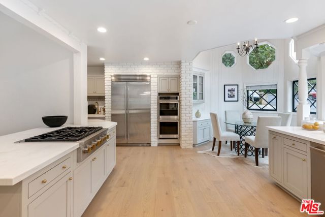 19159 Rosita Street, Tarzana CA: https://media.crmls.org/mediaz/84aa4170-099b-44a0-adca-2b98a663d6c3.jpg