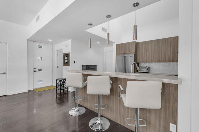350 Goleta Way, Palm Springs CA: https://media.crmls.org/mediaz/84aa4e75-1ed2-48e1-9c39-21a4b3a45765.jpg
