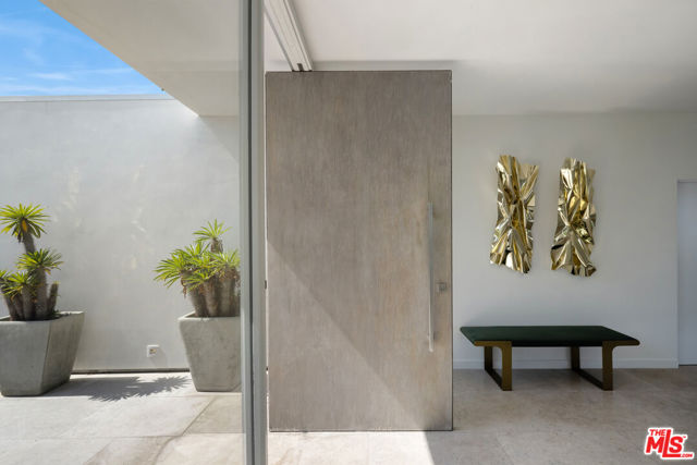1476 Carla, Beverly Hills CA: https://media.crmls.org/mediaz/84aa83a6-9059-476f-bd39-d6320359ac0e.jpg