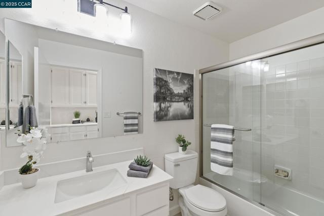 731 Lakemont Pl, San Ramon CA: https://media.crmls.org/mediaz/84ac1e8b-c366-4be1-b2a5-bd86da84b26d.jpg