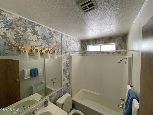6480 Katherine Road, Simi Valley CA: https://media.crmls.org/mediaz/84ad4b33-4470-495b-8574-be9e973b6122.jpg