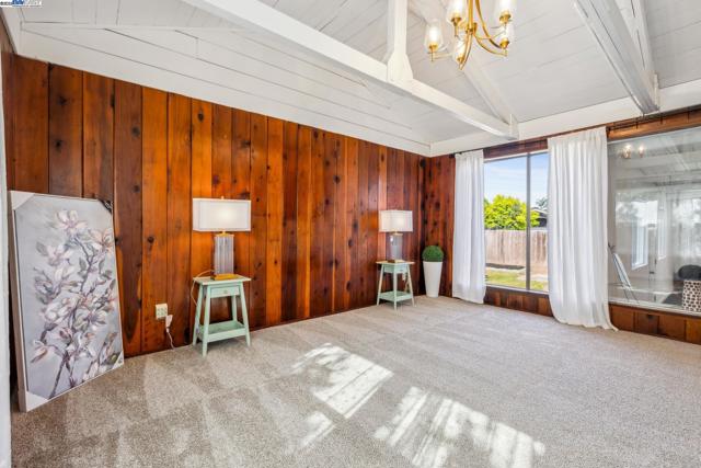 37107 Holly St, Fremont CA: https://media.crmls.org/mediaz/84ada8f4-bdc9-4899-ad16-f8f86f57c47e.jpg