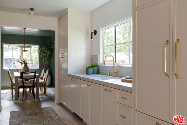 12227 La Maida Street photo 8