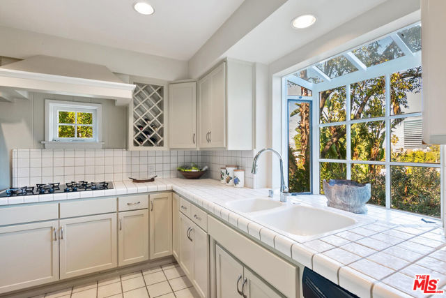 15213 Del Gado Drive, Sherman Oaks CA: https://media.crmls.org/mediaz/84ae59e1-301e-4704-aa17-c7575d7f5b66.jpg