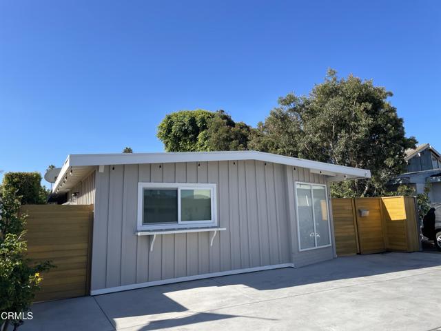 Detail Gallery Image 1 of 11 For 1144 Cornwall Ln, Ventura,  CA 93001 - 2 Beds | 2 Baths
