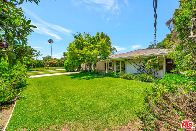 1100 Rodeo Road, Arcadia CA: https://media.crmls.org/mediaz/84aeec92-5b03-46d3-a538-e651a58afb63.jpg