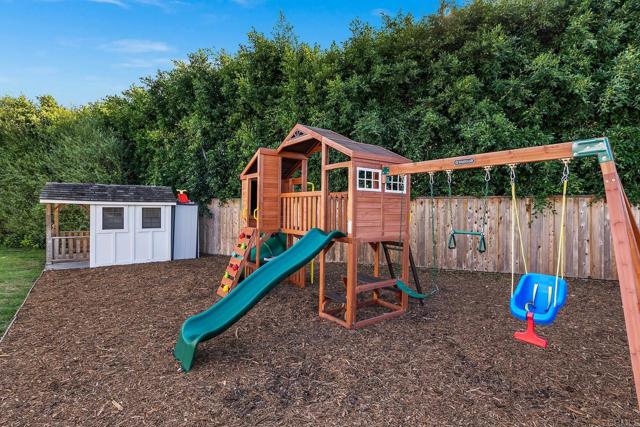 2103 Loquat Place, Oceanside CA: https://media.crmls.org/mediaz/84af7860-7782-46e4-9f76-a41342ca45bc.jpg