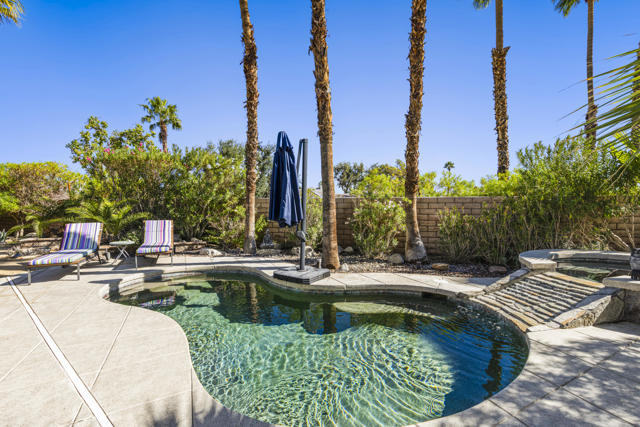 2900 S Redwood Drive, Palm Springs CA: https://media.crmls.org/mediaz/84af7d8c-e572-49c2-896b-608b2acb1b39.jpg