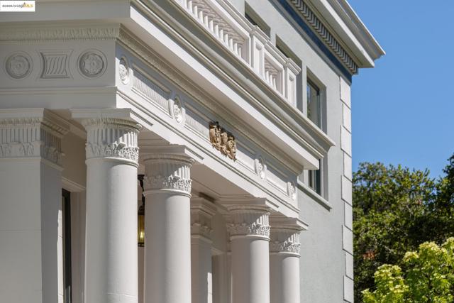 22 Sea View Ave, Piedmont CA: https://media.crmls.org/mediaz/84b0520c-ef32-4486-ad31-67d4ec23af19.jpg