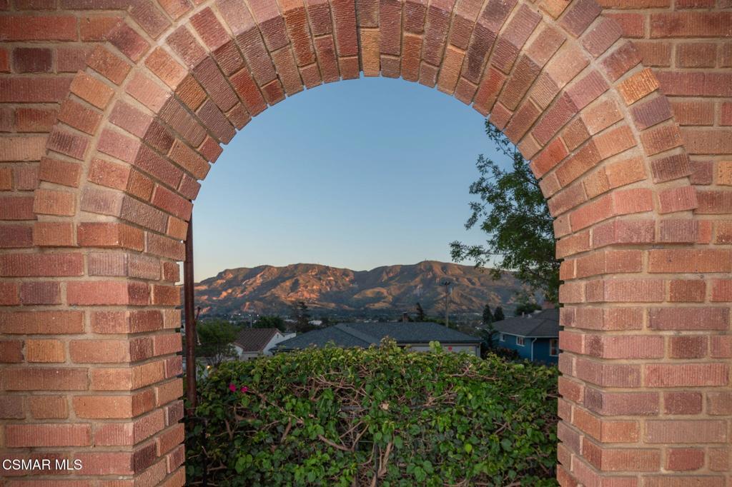 https://media.crmls.org/mediaz/84b05988-b1b9-4c29-938a-4616561bc63b.jpg?preset=X-Large