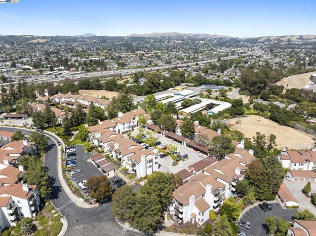 21228 Gary Dr, Hayward CA: https://media.crmls.org/mediaz/84b0b2f0-f7de-4c3b-8ed3-d07f8b610993.jpg